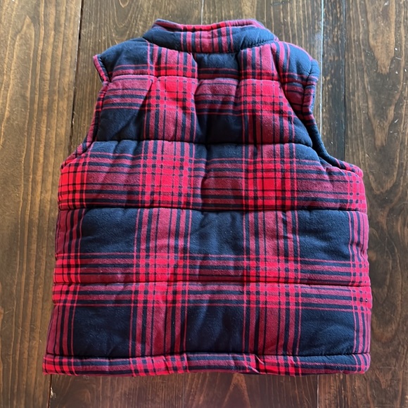 Carter’s boy’s vest - Picture 2 of 3